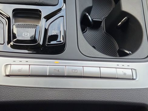 New 2026 Kia Carnival EX FWD image 22