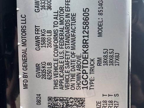 Used 2024 Chevrolet Colorado Z71 w/ Z71 Convenience Package 2 image 33