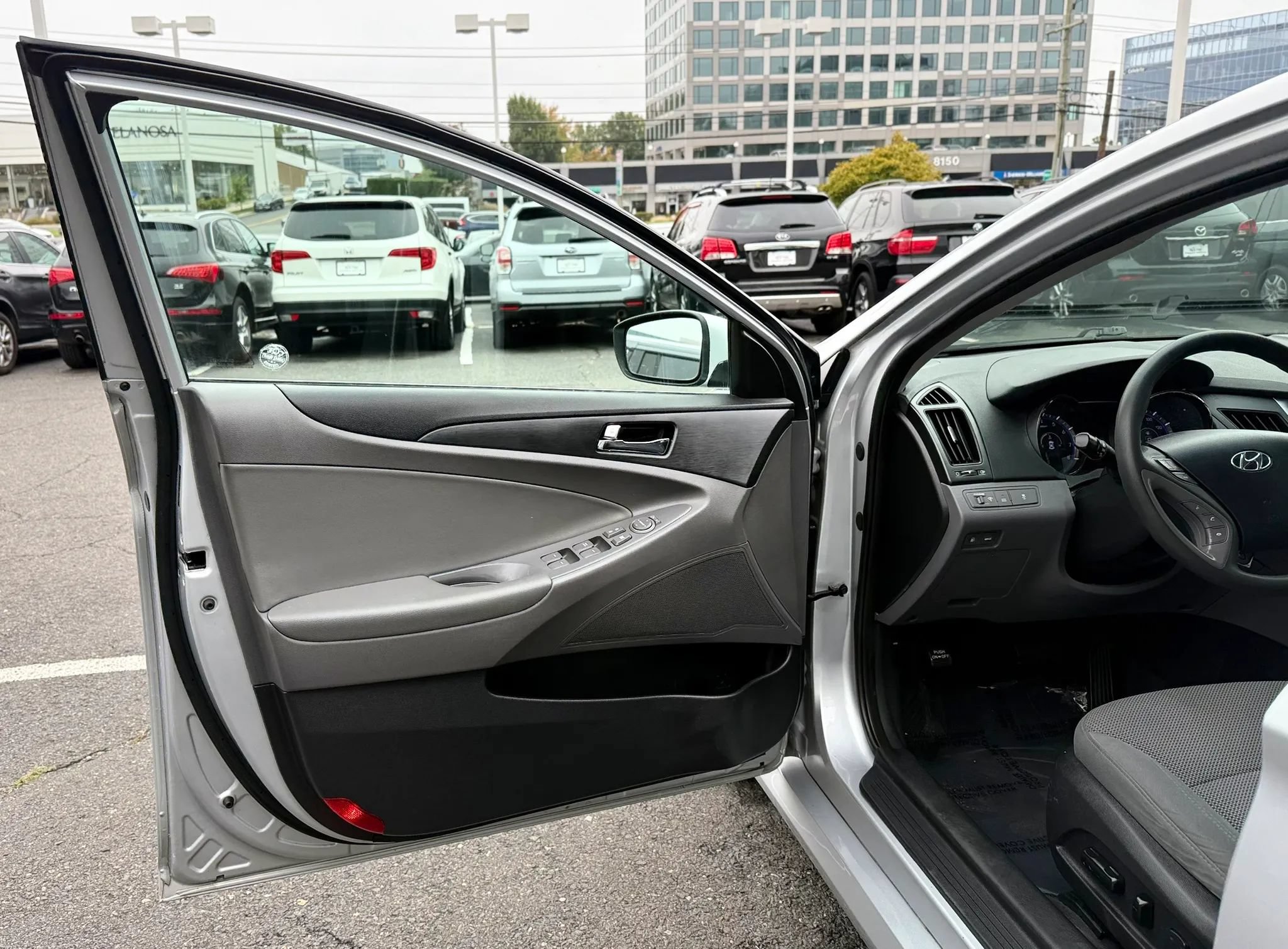 Used 2014 Hyundai Sonata GLS w/ Popular Equipment Group 2 FWD image 9