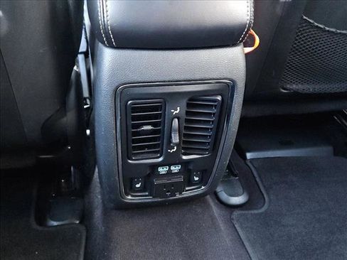 Used 2017 Jeep Grand Cherokee Limited w/ Luxury Group II image 17