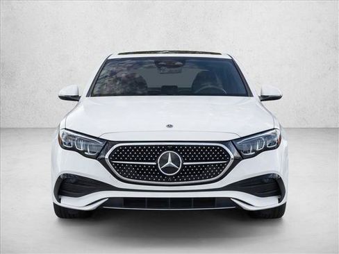 Used 2025 Mercedes-Benz E 350 Sedan image 2