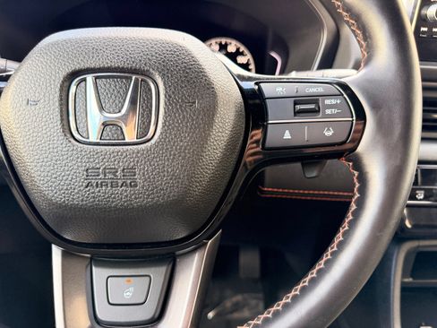 Used 2025 Honda Pilot TrailSport image 37