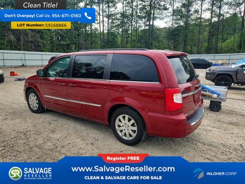 Used 2015 Chrysler Town & Country Touring FWD image 3