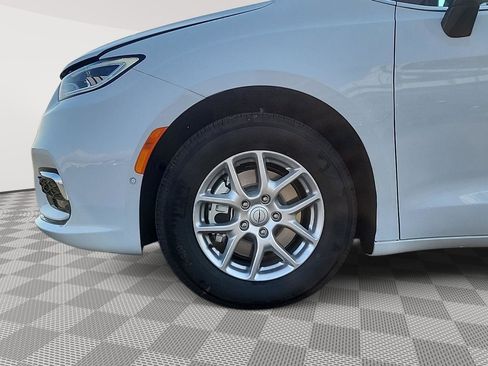 New 2026 Chrysler Pacifica Select FWD image 23