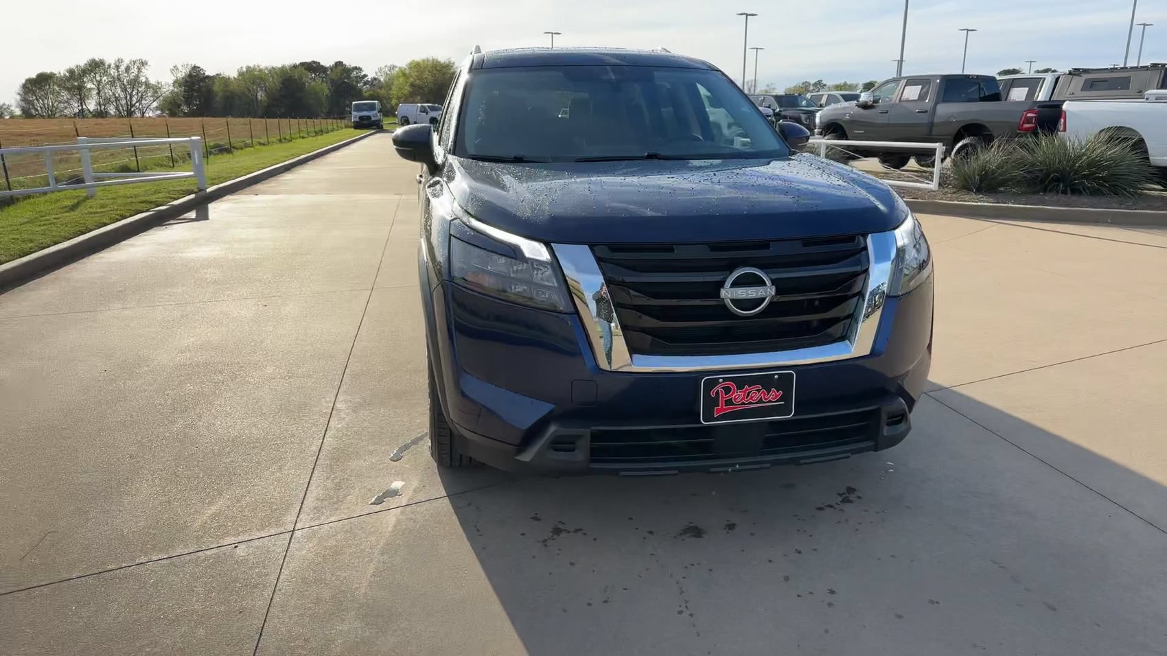 Used 2025 Nissan Pathfinder SV FWD image 2