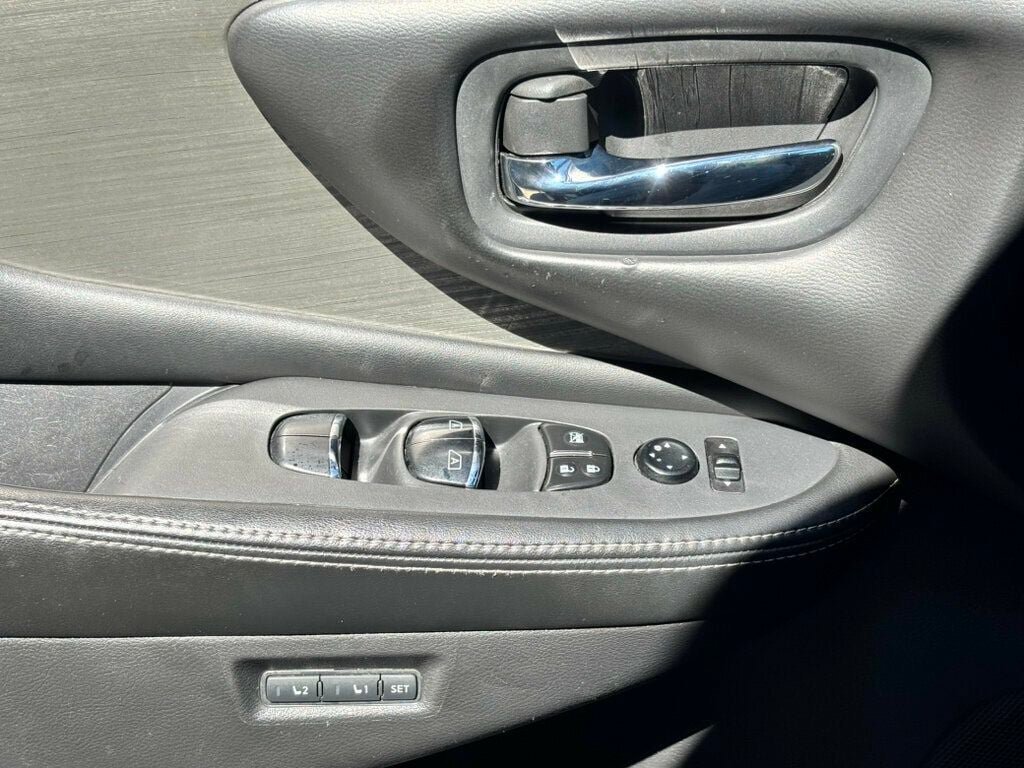 Used 2017 Nissan Murano Platinum w/ Platinum Technology Package FWD image 36
