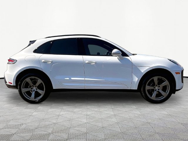 Used 2023 Porsche Macan AWD/4WD image 8