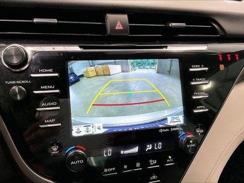 Used 2019 Toyota Camry XLE FWD image 15
