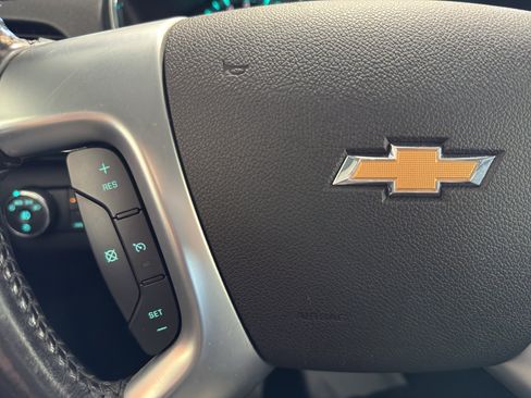 Used 2017 Chevrolet Traverse LT image 10