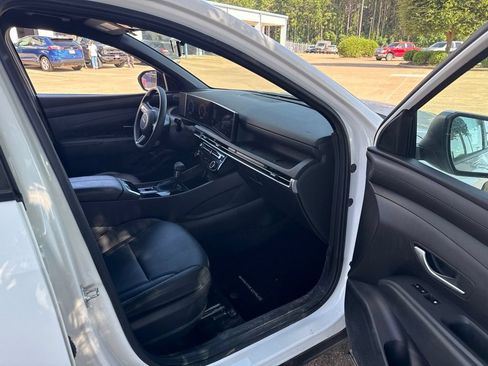Used 2025 Hyundai Santa Cruz SEL FWD image 6