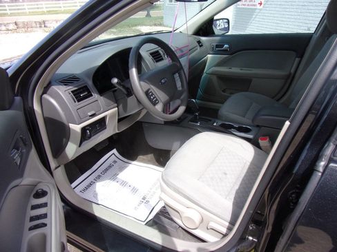 Used 2012 Ford Fusion S image 2