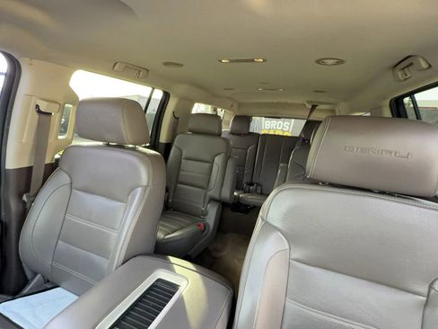 Used 2016 GMC Yukon XL Denali image 16
