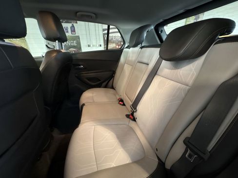 Used 2020 Chevrolet Trax LT w/ Driver Confidence Package image 24