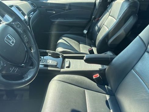 Used 2017 Honda Pilot Touring image 10