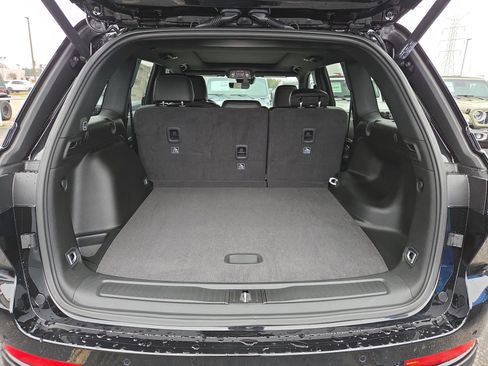 New 2025 Jeep Grand Cherokee Limited w/ Trailer Tow Package image 8