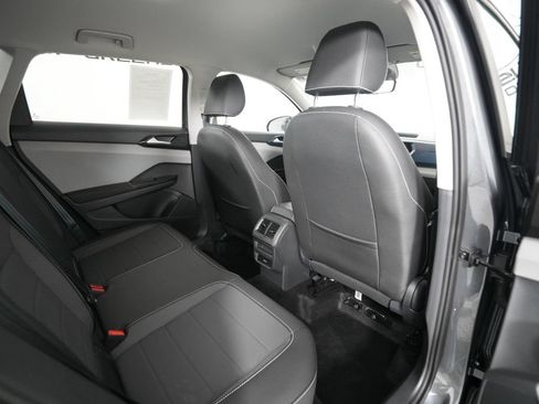 Used 2023 Volkswagen Taos SE FWD image 18