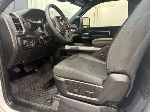 Used 2026 RAM 3500 Big Horn AWD/4WD image 4
