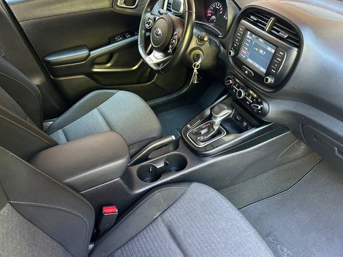Used 2021 Kia Soul GT-Line FWD image 16