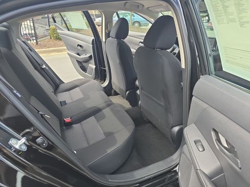 Used 2025 Nissan Sentra SV image 11