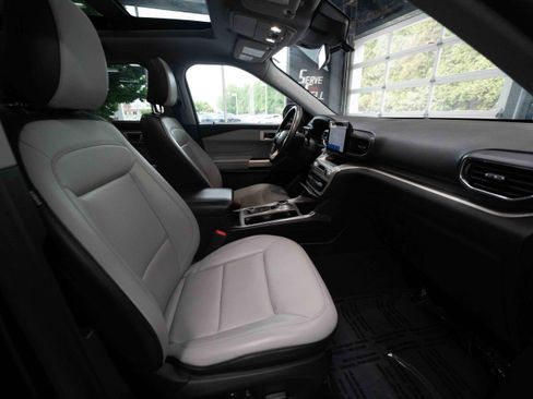 Used 2021 Ford Explorer XLT w/ Equipment Group 202A AWD/4WD image 27