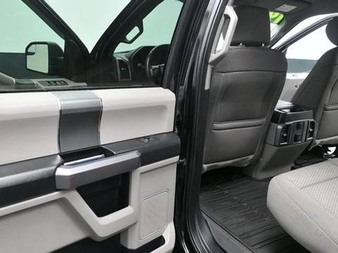 Used 2019 Ford F150 XLT w/ Equipment Group 302A Luxury AWD/4WD image 21