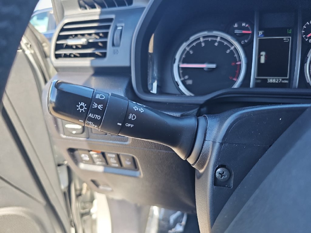 Used 2022 Toyota 4Runner Limited AWD/4WD image 26