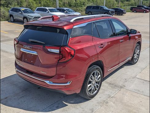Used 2024 GMC Terrain Denali w/ LPO, Floor Liner Package AWD/4WD image 7