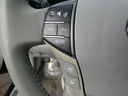 Used 2011 Toyota Avalon image 12