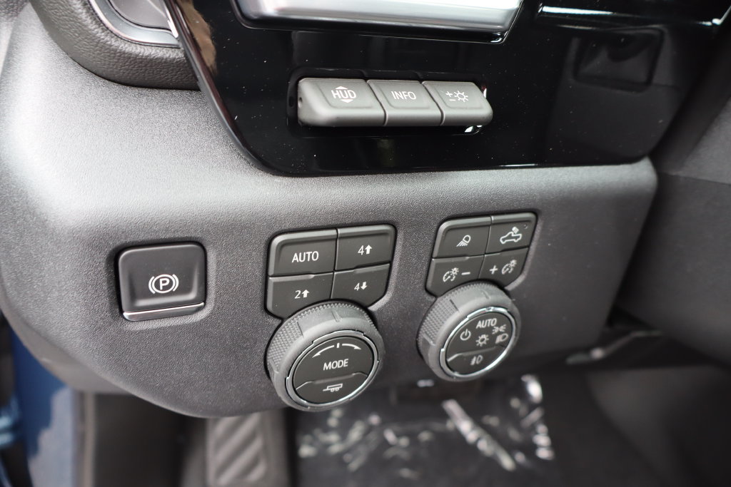 New 2026 Chevrolet Silverado 3500 High Country w/ High Country Premium Package AWD/4WD image 16