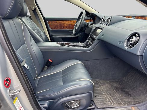 Used 2014 Jaguar XJ L Portfolio AWD/4WD image 16