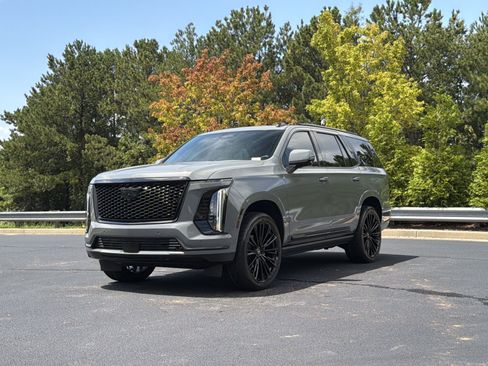 Used 2026 Cadillac Escalade Platinum Sport w/ LPO, Floor Liner Package AWD/4WD image 14
