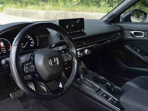 Used 2023 Honda Civic Sport image 16