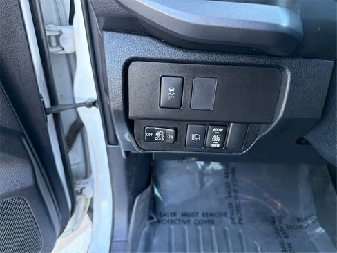 Used 2020 Toyota Tacoma TRD Sport w/ Technology Package image 18