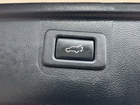 Used 2016 Subaru Outback 2.5i Limited AWD/4WD image 25