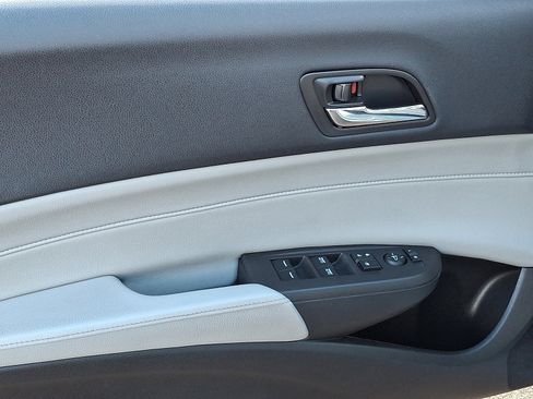 Used 2018 Acura ILX image 12