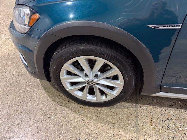 Used 2018 Volkswagen Golf Alltrack AWD/4WD image 28
