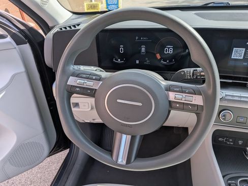 Certified 2024 Hyundai Kona SE AWD/4WD image 8