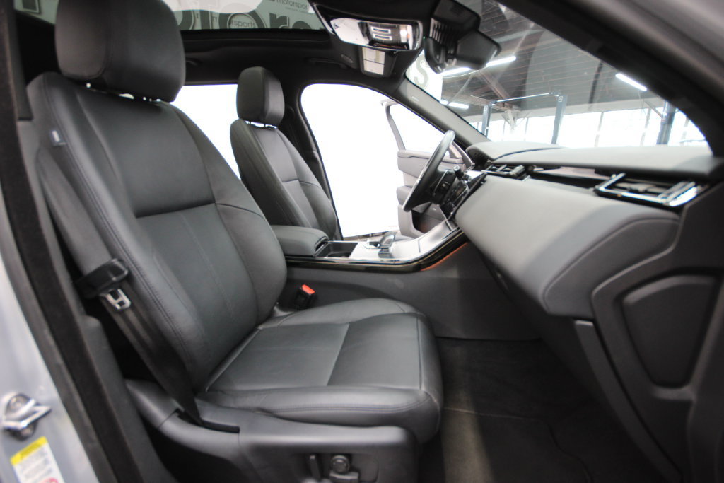Used 2025 Land Rover Range Rover Velar Dynamic SE AWD/4WD image 32