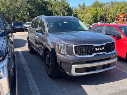 Used 2025 Kia Telluride EX w/ EX Captain's Chair Package