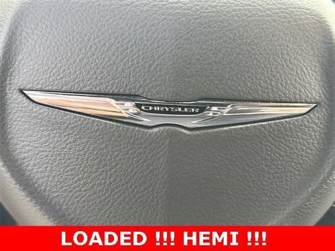 Used 2023 Chrysler 300 C image 32