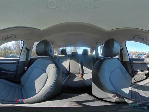 Used 2025 Volkswagen Jetta SE image 42