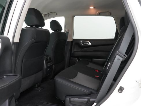 Used 2019 Nissan Pathfinder S AWD/4WD image 18