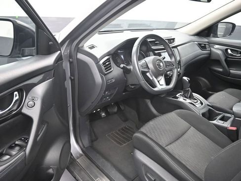 Used 2017 Nissan Rogue SV FWD image 9