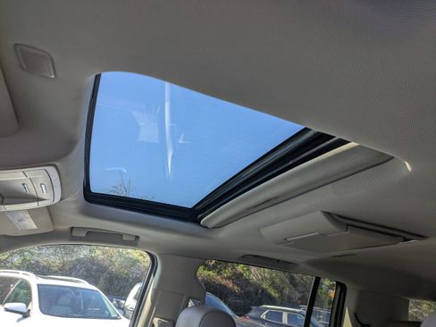 Used 2020 GMC Yukon XL SLT w/ Open Road Package image 22