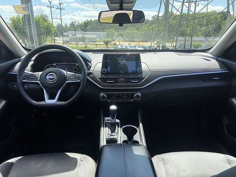 Certified 2024 Nissan Altima 2.5 SV FWD image 10