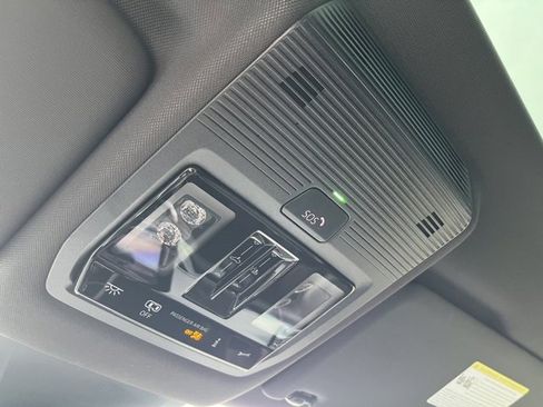 New 2026 Volkswagen Atlas Cross Sport SE image 22