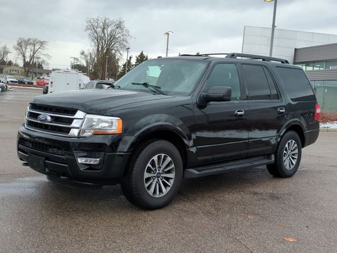 Used 2017 Ford Expedition XLT AWD/4WD image 4