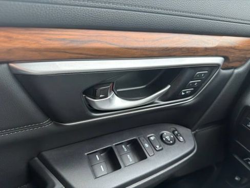 Used 2022 Honda CR-V Touring image 9