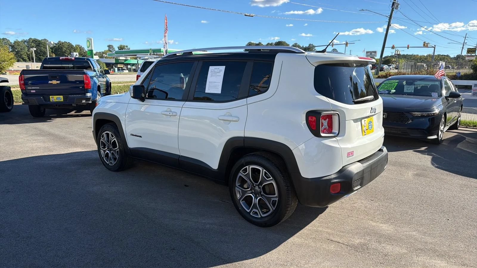 Used 2017 Jeep Renegade Limited FWD image 3