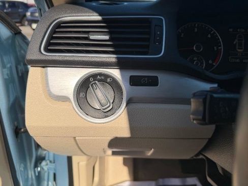 Used 2013 Volkswagen Passat TDI SE image 23